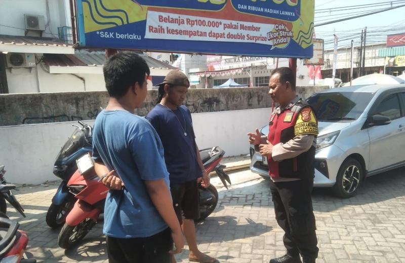 Anggota Polsek Telagasari Sambangi Warga Binaan, Sampaikan Himbauan Kamtibmas