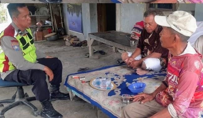 Patroli Dialogis Bhabinkamtibmas Desa Solokan Sambangi Warga Masyarakat