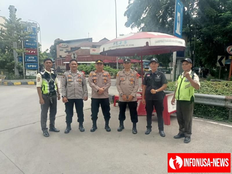 Upaya Tingkatkan Pelaksanaan Ops Lilin Kapolsek Banyusari PAM Natura 2025 Pos PAM Rest Area KM 62 Tol Jakarta - Cikampek Karawang