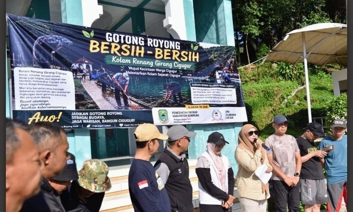 Balong Girang Dibersihkan, Harapan Warga Cigugur untuk Ikan Dewa Kembali Hidup