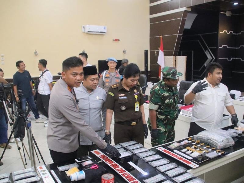 POLRES SUBANG UNGKAP BERAGAM KASUS KEJAHATAN, CURAS, CURANMOR, PEMERASAN HINGGA PEREDARAN NARKOBA