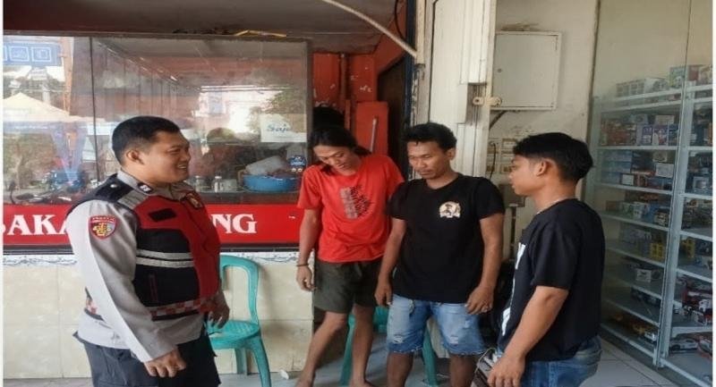 Upaya Giat Sambang Personel Polsek Lemahabang Imbau Remaja Hindari Peredaran Dan Penyalahgunaan Obat Terlarang