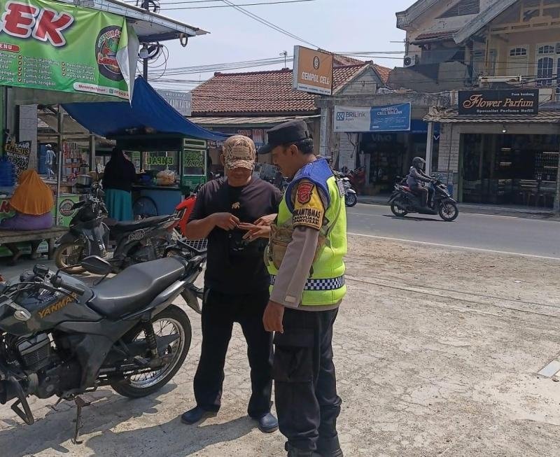 Rutin Prekat Polsek Banyusari Giat Patroli Jalan Raya Antisipasi Kejahatan