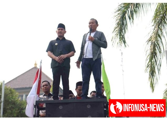 Terima Aspirasi Buruh, Bupati Bekasi Ade Kuswara Kunang Bersama Wabup Asep Surya Atmaja Tegaskan Komitmen Kawal Tuntutan Pekerja