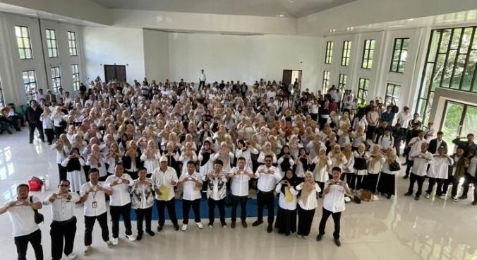 Ratusan Guru Non ASN di Sukabumi Terima Surat Penugasan, Harapan Baru untuk Kepastian dan Kesejahteraan

 