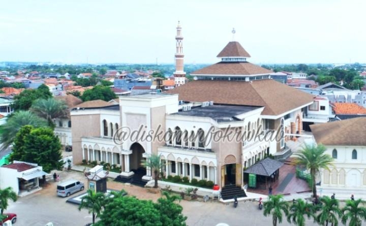 Teduh Ramadan di Masjid Agung Syekh Quro Karawang