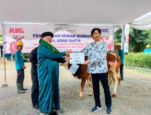 KIIC dan Tenant Association Tebar Hewan Kurban untuk Warga 7 Desa di Karawang