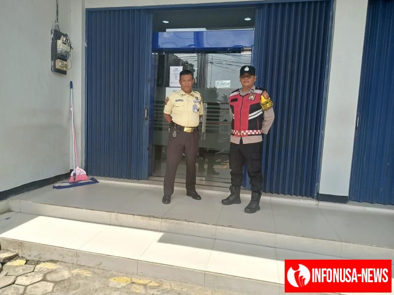 Ingatkan Security Perbankan Agar Tetap Berkomunikasi kepada Pihak Kepolisian Perihal Kamtibmas di Wilayah Hukum Polsek Tempuran.