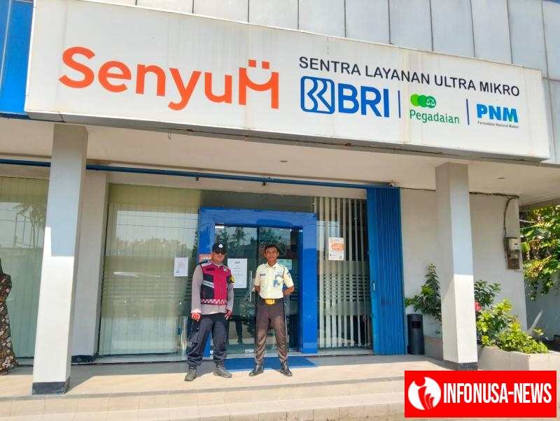 Anggota Polsek Batujaya Sambangi Scurity Bank BRI Unit Batujaya serta menyampaikan Arahan dan Himbauan Kamtibmas