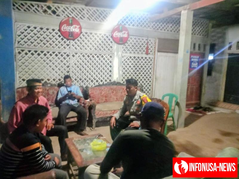 Anggota Polsek Batujaya Sambangi Masyarakat Desa Telukbango untuk melaksanakan kegiatan Ngawangkong