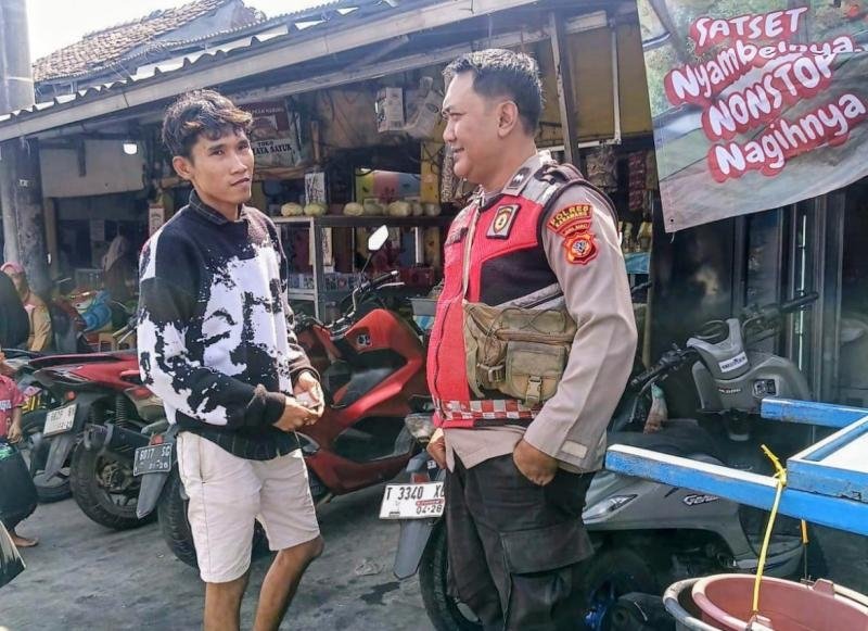 Gencar Prekat Polsek Banyusari Sosialisasikan Bahaya TPPO di Wilayah Binaan