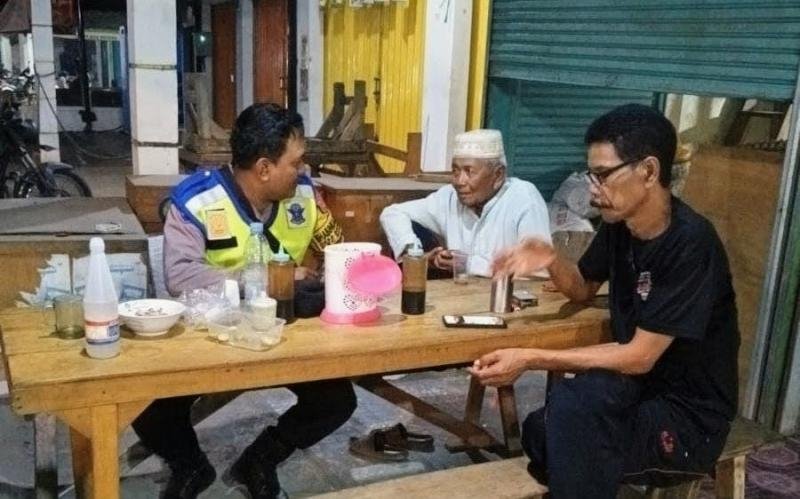 Upaya Pak Bhabinkamtibmas Ikut Serta Dalam Giat Ronda Bersama Warga Binaan