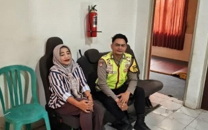 Bhabinkamtibmas Polsek Jatisari Beri Warga Penyuluhan Pencegahan Kenakalan Remaja