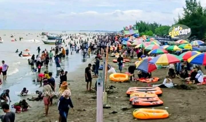 Pantai Samudra Baru Jadi Magnet Wisata Akhir Pekan, Pengunjung Padati Pesisir Sungai Buntu