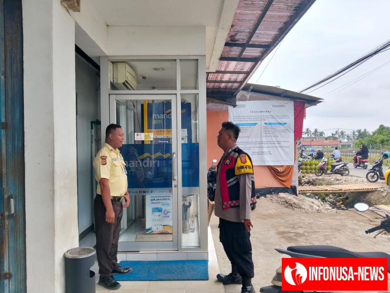 Anggota Polsek Batujaya Sambangi Scurity Bank Mandiri Unit Batujaya