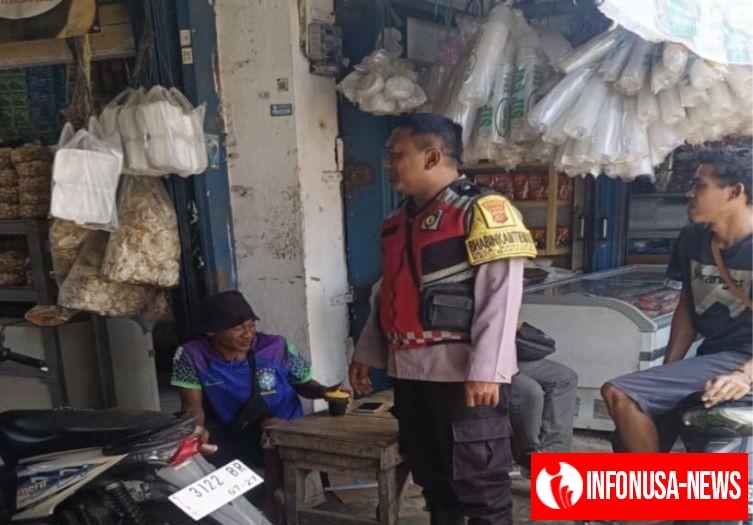 Prekat Polsek Banyusari Aipda Abdul Rahman Giat Patroli Toko Sembako Antisipasi Kejahatan