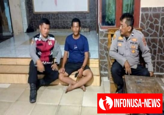 Aiptu Deni Anggota Polsek Banyusari Melaksanakan Sosialisasikan Bahaya Judi Online Kepada Masyarakat