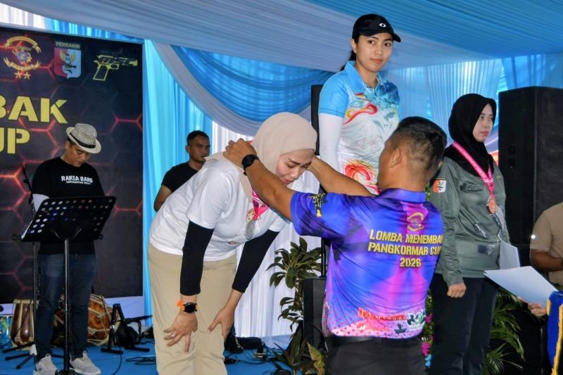 SERMA AYU LESTA SABET JUARA II MENEMBAK PANGKORMAR CUP 2026
