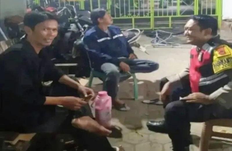 Upaya Polisi Ikut Serta Dalam Giat Ronda Bersama Warga
