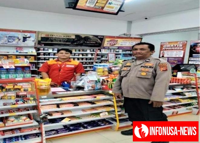 Bripka Satim Laksanakan Giat Patroli Perekat Supermarket Alfamart Gempol Guna Antisipasi Kejahatan
