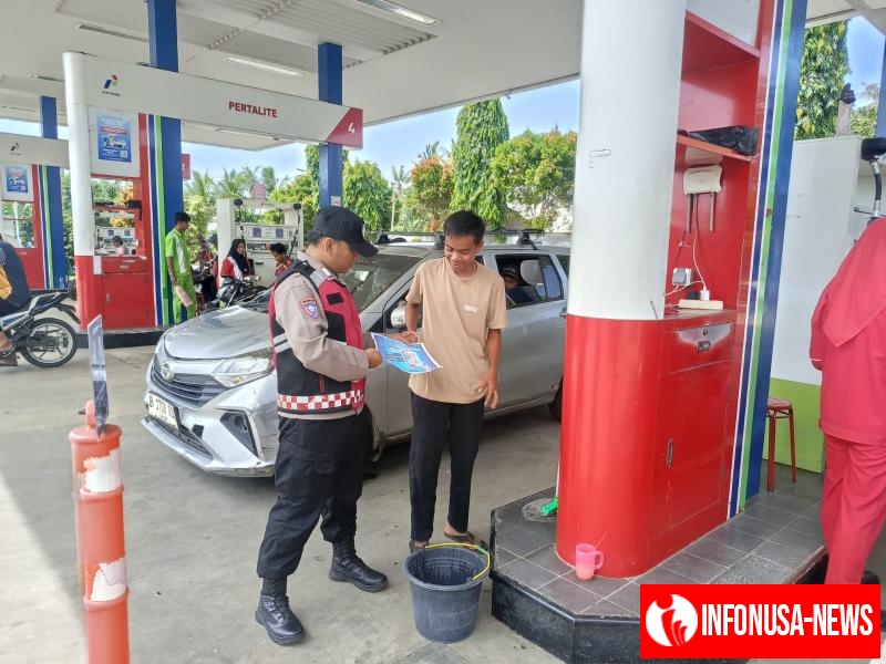 Upaya Personil Polsek Tempuran Melaksanakan Sosialisasi QR Barcode Yanduan Divpropam Polri kepada Masyarakat.