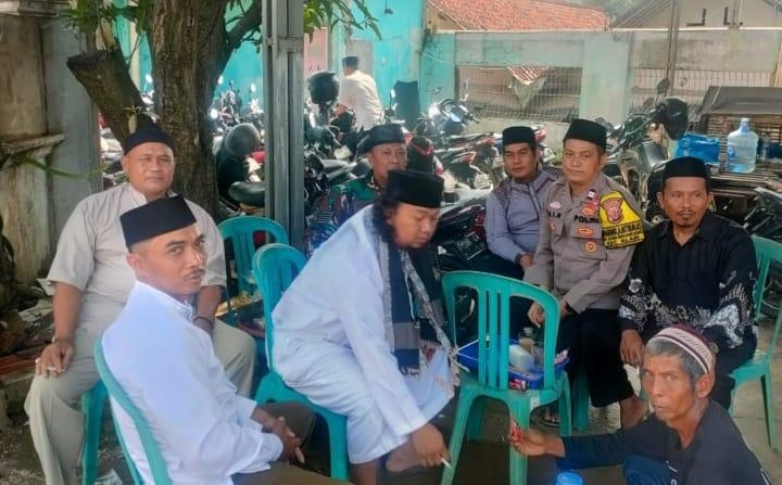 Antisipasi Gangguan Kamtibmas, Bhabinkamtibmas Polsek Klari Imbau Perayaan Tahun Baru Secara Positif