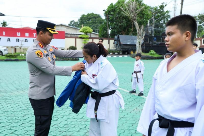 Kontingen INKANAS Polres Karawang Raih 16 Medali di Kapolda Cup VII Kejurda Karate INKANAS Jawa Barat 2026