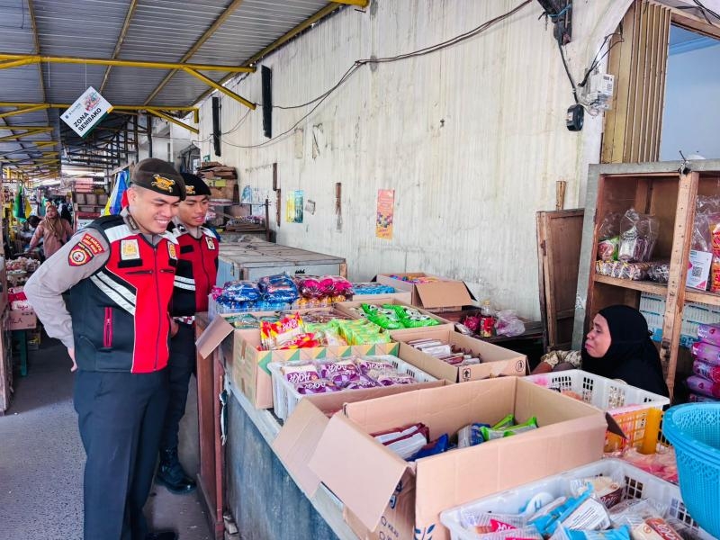 Patroli Kota Presisi Ramadhan, Polda NTB Sasar Pasar Dasan Agung