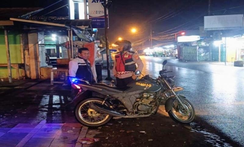 Prekat Polsek Banyusari Giat Patroli Jalan Raya Antisipasi Kejahatan di Wilkum Binaan