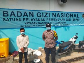 Bhabinkamtibmas Polsek Rengasdengklok, Giat Patroli Sekaligus Monitoring Dapur SPPG Saung Gurame