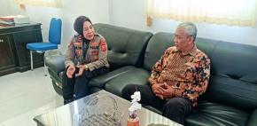 Pererat Silaturahmi, Panit Binmas Polsek Rengasdengklok Sambangi Tokoh Masyarakat Kecamatan Jayakerta