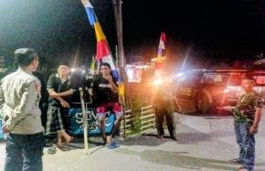 Tingkatkan keamanan Dini Hari Kapolsek Pedes Akp M. Wasis Pimpin Anggota Patroli Ke Tengah Masyarakat
