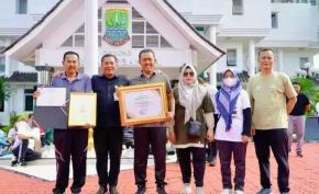 Mengawali Tahun Baru 2026, Bupati Karawang H.  Aep Syaepuloh Ajak Seluruh Aparatur Sipil Negara Sama-sama Tingkatkan Kinerja Membangun Karawang Maju

 