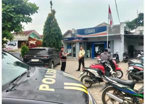 Polsek Pangkalan Kontrol Keamanan di Obvit Perbankan, melalui Patroli Wilayah