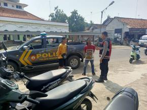 Dalam Giat Operasi Cipta Kondisi Polsek Tempuran, Himbau petugas parkir agar tetap menjaga kamtibmas di wilayahnya.

