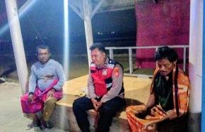 Sigap Jaga Keamanan, Bhabinkamtibmas Polsek Telagasari Ajak Warga Ronda Bersama