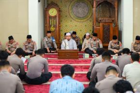 Personel Polres Karawang Gelar Kegiatan Binrohtal untuk Tingkatkan Keimanan dan Ketakwaan