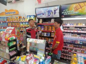 Upaya Personil Polsek Tempuran Gencar Krmbali Cek CCTV Minimarket Guna antisifasi gukamtibmas di wilayah hukumnya.