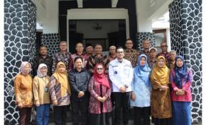 Wakil Wali Kota Sukabumi Bobby Maulana Melepas 13 Orang PNS Purna Bakti