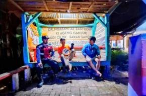 Bhabinkamtibmas Polsek Tegalwaru Sambang Warga Ciakar, Sampaikan Bersama Peduli Gukamtibmas