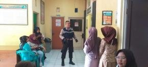 Bhabinkamtibmas Polsek Jatisari Monitoring Musdes Keterwakilan Perempuan Pengisian Anggota BPD Desa Barugbug