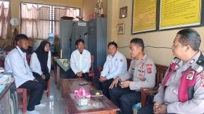 Polisi Batujaya Melaksanakan Sambang dan Silaturahmi kepada Guru Smks Al-Ikhlas Batujaya