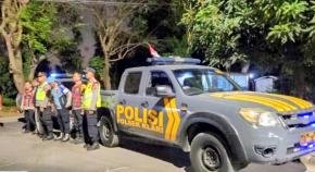 Patroli Bersinggungan Polsek Klari Bersama Polsek Ciampel Pastikan Perbatasan Aman Kondusif