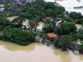 Luapan Cibeet dan Citarum Rendam Labansari, Warga Mengungsi Saat Banjir Capai 2 Meter