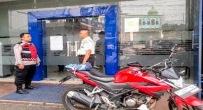 Personel Polsek Lemahabang Sosialisasikan Pelarangan Knalpot Tidak Sesuai Spesifikasi Teknis Di Obyek Vital