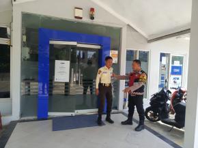 Upaya Ingatkan Security Perbankan agar tetap berkomunikasi kepada pihak kepolisian perihal kamtibmas di wilayah hukum polsek tempuran.