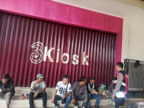 Sosialisasikan Layanan Polisi 110, Personil Polsek Tempuran Polres Karawang guna Antisipasi Gukamtibmas dan TPPO.