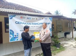 Rutin dilaksanakan Di mako Polsek Tempuran, Personil Polsek Tempuran Giat Gerakan Pangan Murah SPHP.