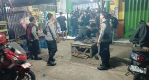 Dalam Upaya Personel Polsek Lemahabang Imbau Warga Untuk Tetap Pertahankan Kamtibmas