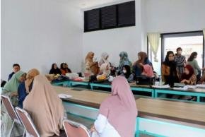 Cek Kesehatan Gratis di Cikondang Sukabumi, Warga Antusias Periksa Gula Darah hingga Mata 